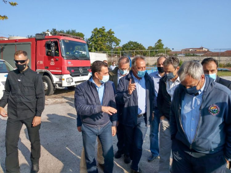 Ο Σκρέκας με τον Πρωθυπουργό Κυριάκο Μητσοτάκη σε ευρεία σύσκεψη στην Καρδίτσα