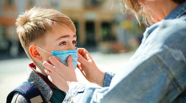 Σχολεία: Τι θα ισχύει όταν ένα παιδί νιώσει δυσφορία και θέλει να βγάλει τη μάσκα