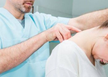 Αυχενικό σύνδρομο: Tα συμπτώματα που πρέπει να σε ανησυχήσουν