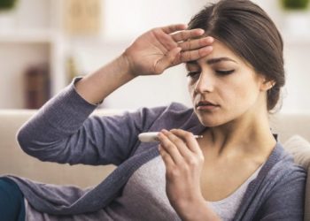 Πυρετός – δέκατα: Πού οφείλονται – Συμπτώματα και τι να προσέχετε