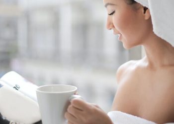 Kombucha: Το ρόφημα που προσφέρει πολλά οφέλη στην επιδερμίδα σου