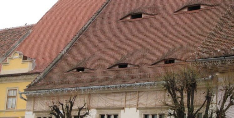 Σπίτια σε ρουμανικό χωριό έχουν… μάτια