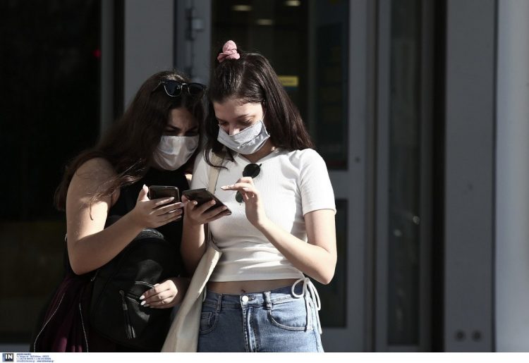 Μάσκες: Τι ισχύει για αυτοκίνητα, πυλωτές και αυλές σπιτιών