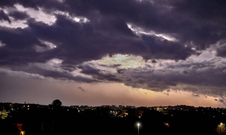 Έκτακτο δελτίο ΕΜΥ: Αλλάζει ο καιρός – Έρχονται καταιγίδες και χαλαζοπτώσεις και πολλά μποφόρ