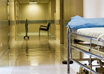 Κορωνοϊός – Λάρισα: Είκοσι κρούσματα σε δύο ψυχιατρικές κλινικές – Ένας νεκρός