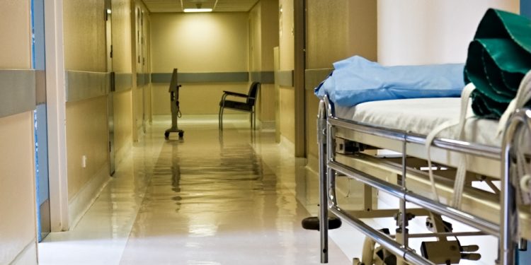 Κορωνοϊός – Λάρισα: Είκοσι κρούσματα σε δύο ψυχιατρικές κλινικές – Ένας νεκρός