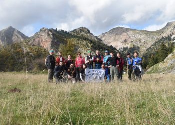 Τρικαλινοί στα 1852μ. στην κορυφή της Λουπάτας