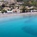 Η γαλαζοπράσινη παραλία του Ιονίου που έχει το όνομα Ρωμαίου στρατηγού