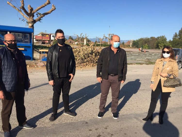Αντιπροσωπεία του Δήμου Φαρκαδόνας στα Σερβωτά- Εκκλησιασμός , καθαρισμός της πλατείας και συνάντηση με τους κατοίκους