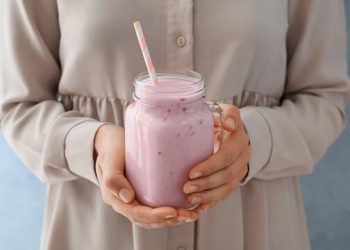 Αυτό το smoothie θα σε κάνει να κοιμηθείς ακόμα καλύτερα το βράδυ