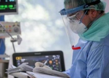 Διασωληνώθηκε 49χρονος γιατρός από τη Φαρκαδόνα στη ΜΕΘ του πανεπιστημιακού