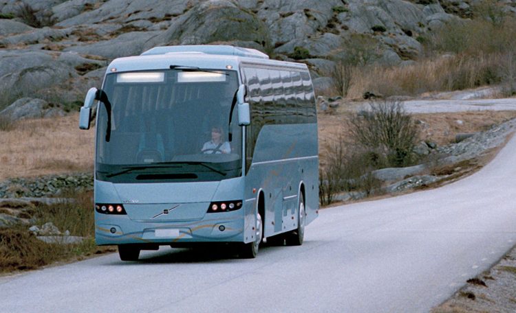 Έκτακτη επιδότηση για τα τουριστικά λεωφορεία που είχαν καταθέσει προσωρινά πινακίδες