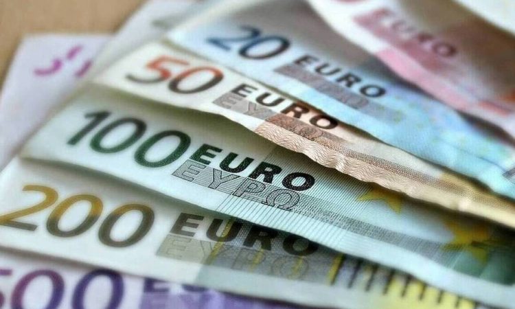 Επίδομα 800 ευρώ: Πότε θα καταβληθεί – Πώς θα πληρωθεί το δώρο Χριστουγέννων