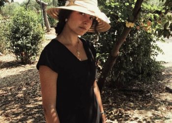 Θέατρο μέσω τηλεργασίας; Η Τρικαλινή πρωτοετής της δραματικής σχολής του Εθνικού  Ολυμπία Μπουλογεώργου εξηγεί