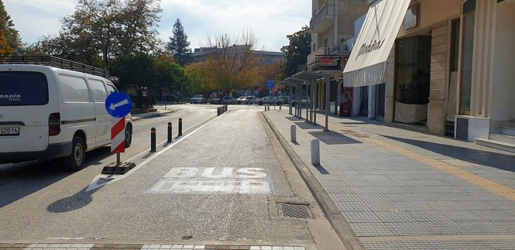 Σε λειτουργία οι νέες αφετηρίες του Αστικού ΚΤΕΛ Τρικάλων πέριξ της κεντρικής πλατείας