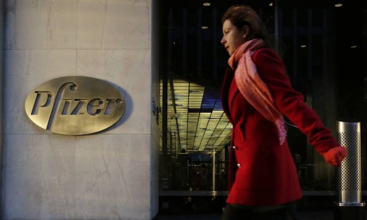 Εμβόλιο Pfizer: Σήμερα «κληρώνει» η συμφωνία με την ΕΕ – Πότε και πώς θα μοιραστούν οι δόσεις