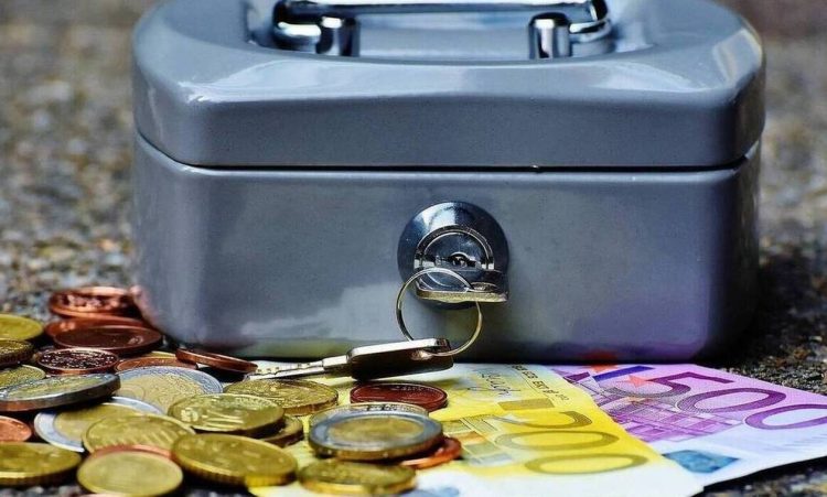 Έρχονται αυξήσεις στους μισθούς χιλιάδων εργαζομένων – Ποιοι είναι οι δικαιούχοι και πόσα θα πάρουν