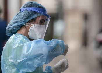 Κορονοϊός – Το σχέδιο για το εμβόλιο: Ποιοι έχουν προτεραιότητα – Θα ειδοποιούνται με SMS ή e-mail