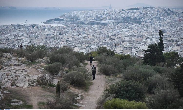 Γενικό lockdown – «Γκρίζαρε» η Ελλάδα: Οδηγός επιβίωσης – Τι επιτρέπεται και τι απαγορεύεται