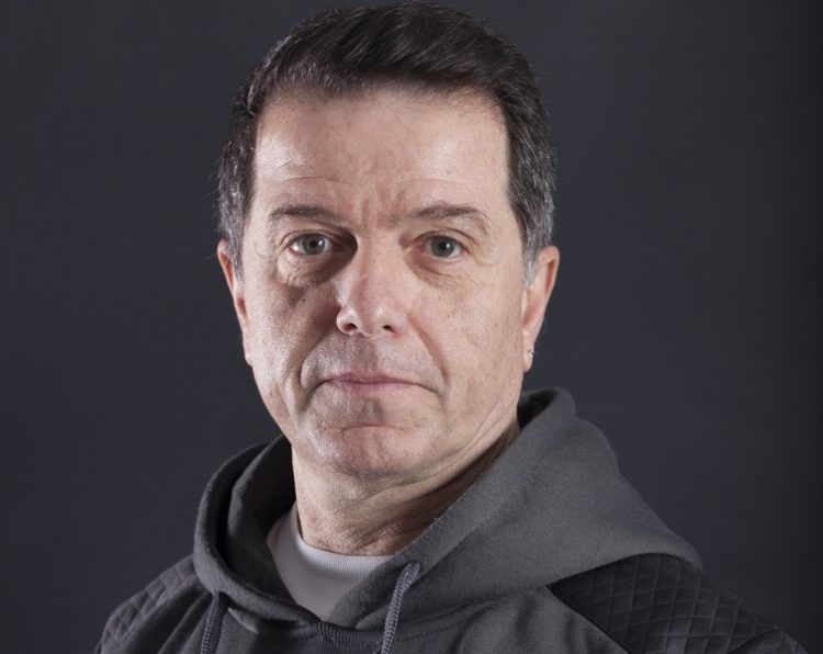 Νίκος Μάντζιος: Σήμερα που όλοι φοράμε μάσκες, είναι μια καλή εξάσκηση να καταλαβαίνουμε πολλά από τον απέναντί μας κοιτώντας μόνο τα μάτια του