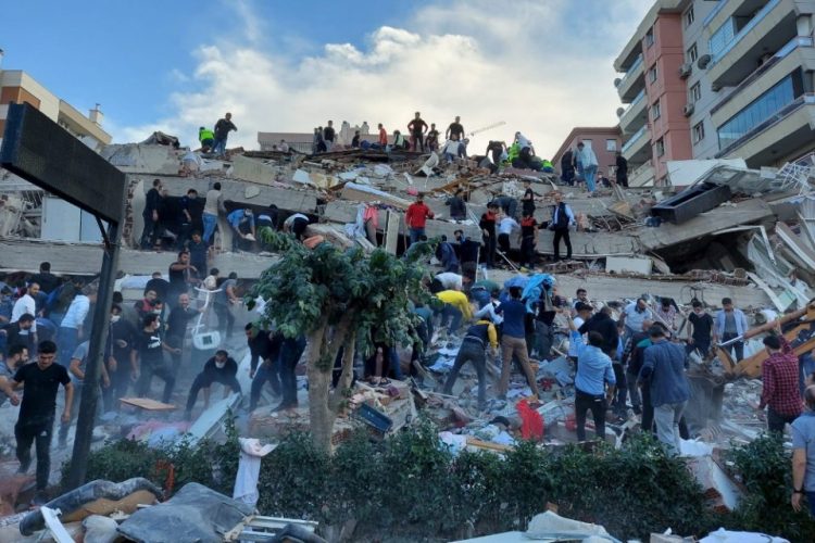 Σεισμός – Τουρκία: 42 νεκροί και σχεδόν 900 τραυματίες