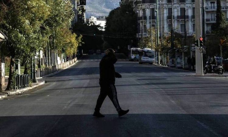 SMS 13033 – Μετακίνηση: Οι κωδικοί που θα σας βγάλουν από το σπίτι σας μετά τις 9