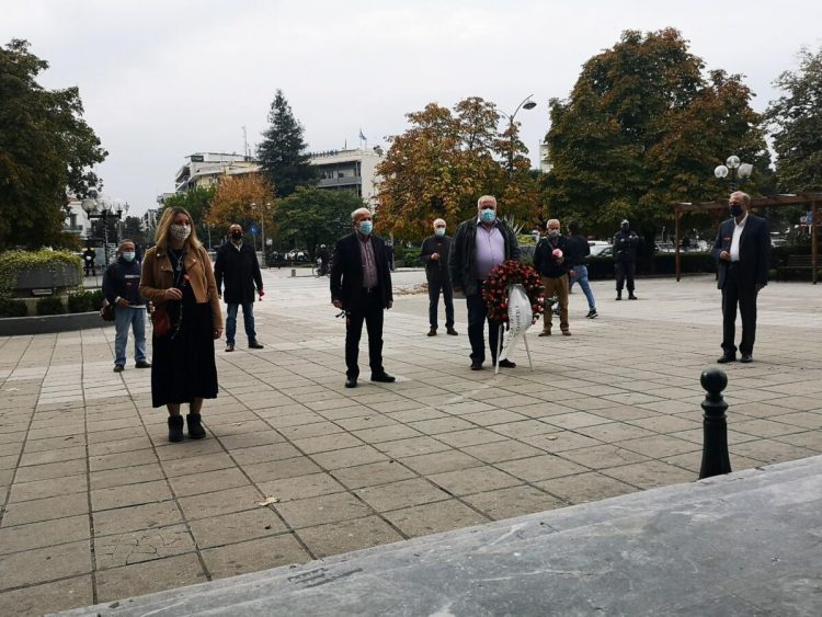 ΣΥΡΙΖΑ-Προοδευτική συμμαχία Τρικάλων: Κατάθεση στεφάνου στην επέτειο του Πολυτεχνείου