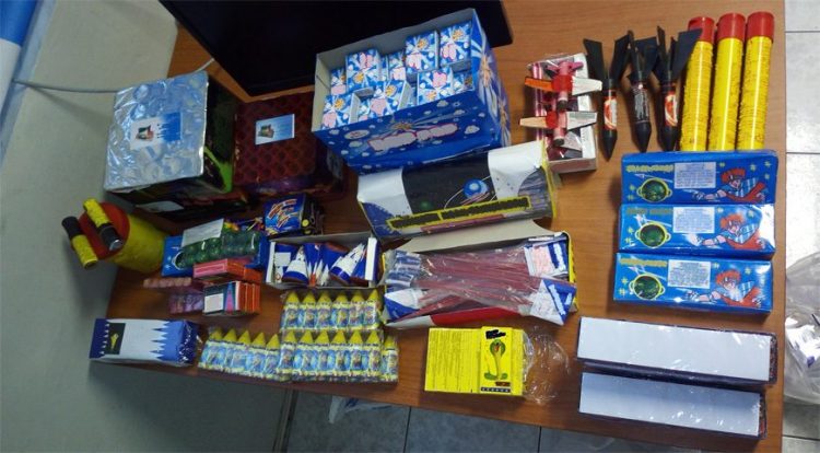 Τρίκαλα: Στο κρατητήριο ψιλικατζής για πώληση πυροτεχνημάτων