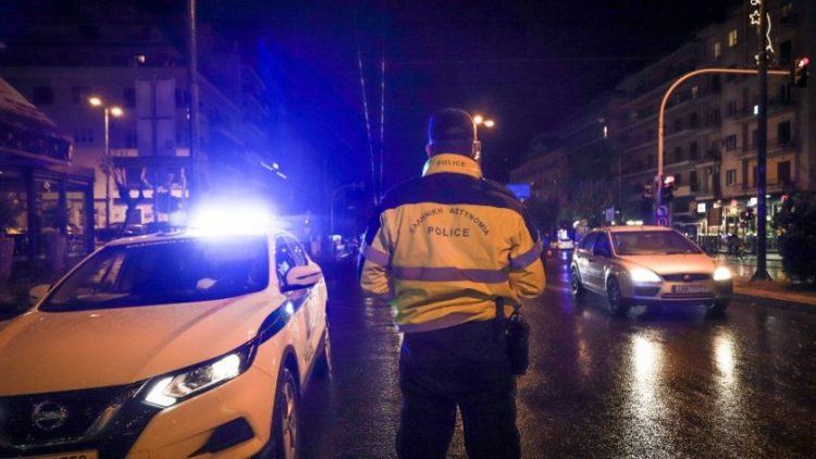 «Μερακλής» πιάστηκε να πηγαίνει στην ερωμένη του με το χαρτί της δουλειάς: Ζήτησε κατανόηση από την ΕΛ.ΑΣ