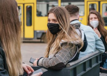 Κορονοϊός: Είναι 10 φορές πιο πιθανό να κολλήσεις COVID-19 σε αυτό το μέρος σε σχέση με οπουδήποτε αλλού