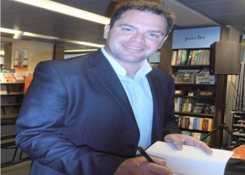 Ο Παραθεριστής μας ωθεί να ζήσουμε κάθε μας μέρα στο φως-“Εμείς οι ίδιοι μπορούμε να αλλάξουμε τη ζωή μας” αναφέρει ο Γιώργος Τζιτζικάκης