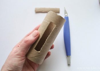 Αυτοσχέδια επιτραπέζια θήκη κινητού με κόστος 0 ευρώ