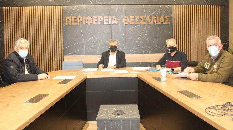 Σε πλήρη ετοιμότητα για τον χειμώνα με 189 μηχανήματα και 13.000 τόνους αλάτι η Περιφέρεια