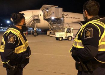 Εμβόλιο κορονοϊού: Στον Καναδά η πρώτη παρτίδα από Pfizer και Biontech