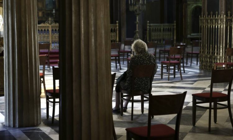 Κρίσιμη συνεδρίαση της Ιεραρχίας – Η συμβιβαστική πρόταση των λοιμωξιολόγων για τις εκκλησίες