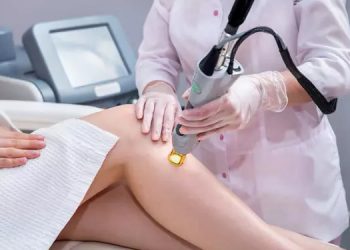 Οι διπλωματούχοι αισθητικοί της Θεσσαλίας διαμαρτύρονται και ζητούν να ανοίξουν τα εργαστήρια αισθητικής