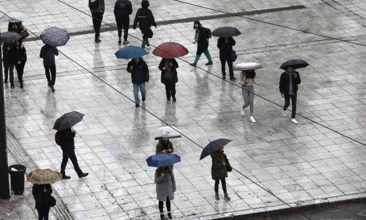 Καιρός: Ραγδαία επιδείνωση του καιρού με βροχές και καταιγίδες – Πού θα «χτυπήσει» η κακοκαιρία