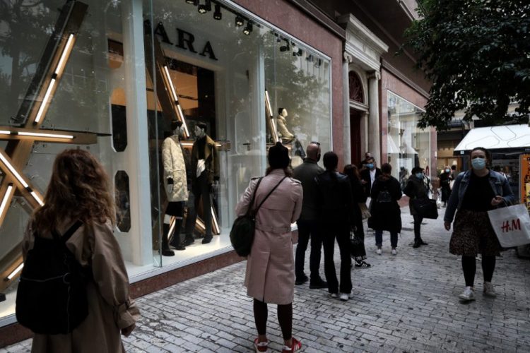 Click away: Λειτουργούν από σήμερα βιβλιοπωλεία, κομμωτήρια, κουρεία και ΚΤΕΟ