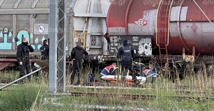 Σοκ στη Λάρισα: Νεαρή κοπέλα “κεραυνοβολήθηκε” στις γραμμές του ΟΣΕ