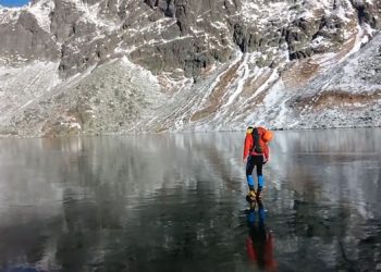 Περπατώντας πάνω σε μια παγωμένη λίμνη