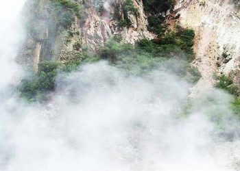 Συγκλονιστικές φωτογραφίες: Η λίμνη που «βράζει»