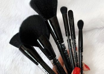 6 σετ με πινέλα μακιγιάζ που πρέπει να βάλεις στο νεσεσέρ σου αυτά τα Χριστούγεννα