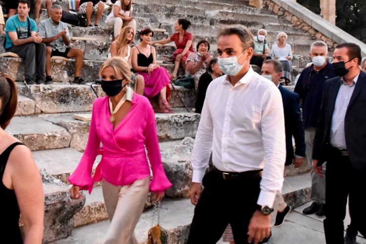 Κορωνοϊός: Στις 28 Δεκεμβρίου εμβολιάζονται Κυριάκος και Μαρέβα Μητσοτάκη