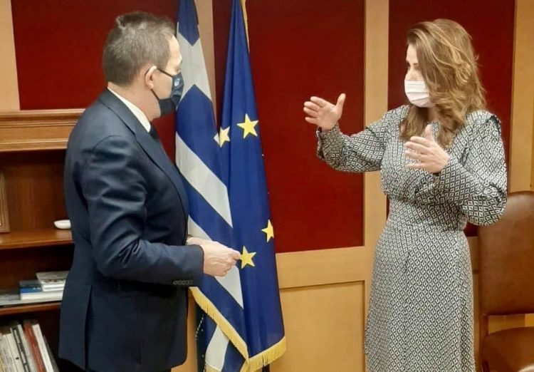 Η ανάγκη για περαιτέρω στήριξη των ΜΜΕ, κυριάρχησε στη συνάντηση του Υφυπουργού κ. Πέτσα με την Βουλευτή κα. Παπακώστα.