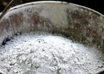 Στάχτη από το τζάκι : 23 “μαγικές ” χρήσεις