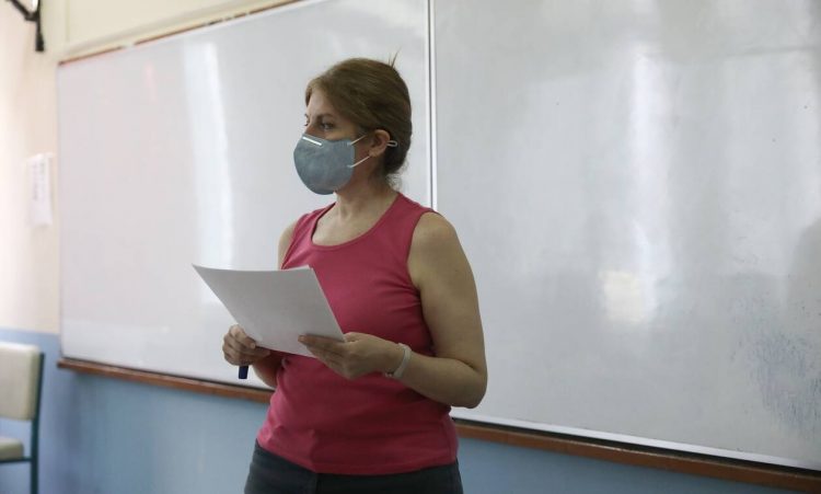 Σχολεία: Διχογνωμία των ειδικών για το άνοιγμά τους – Πότε θα ληφθούν οι αποφάσεις