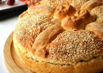 Συνταγή για ένα χριστόψωμο που θα στολίσει και θα ευωδιάσει το γιορτινό τραπέζι