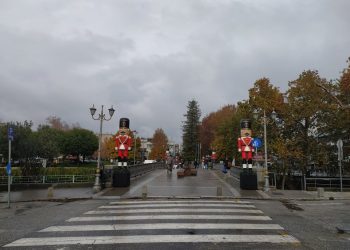 Οι μολυβένιοι στρατιώτες έδωσαν άλλο αέρα στο κέντρο των Τρικάλων (φωτό)