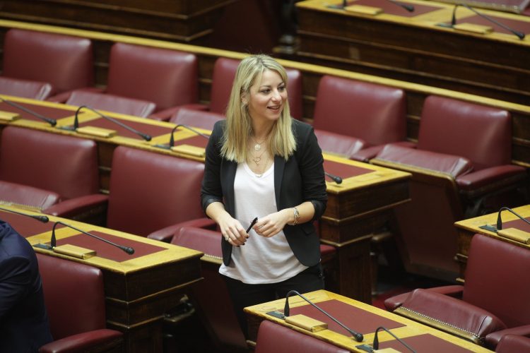 Δριτσέλη-“Κυβέρνηση «άρτζι μπούρτζι και λουλάς»