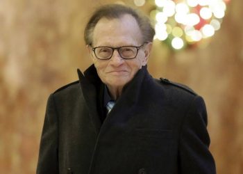 ΗΠΑ: Στο νοσοκομείο με κορονοϊό ο δημοσιογράφος Λάρι Κινγκ